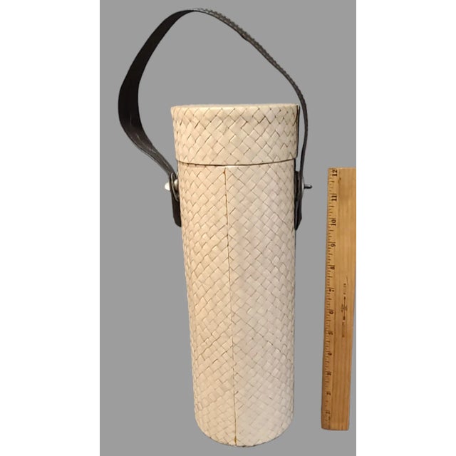 Boho Chic Late 20th Century Vintage Handmade Reed Weave Natural Fiber Wine Carrier Holder with Removable Handle For Sale - Image 3 of 8