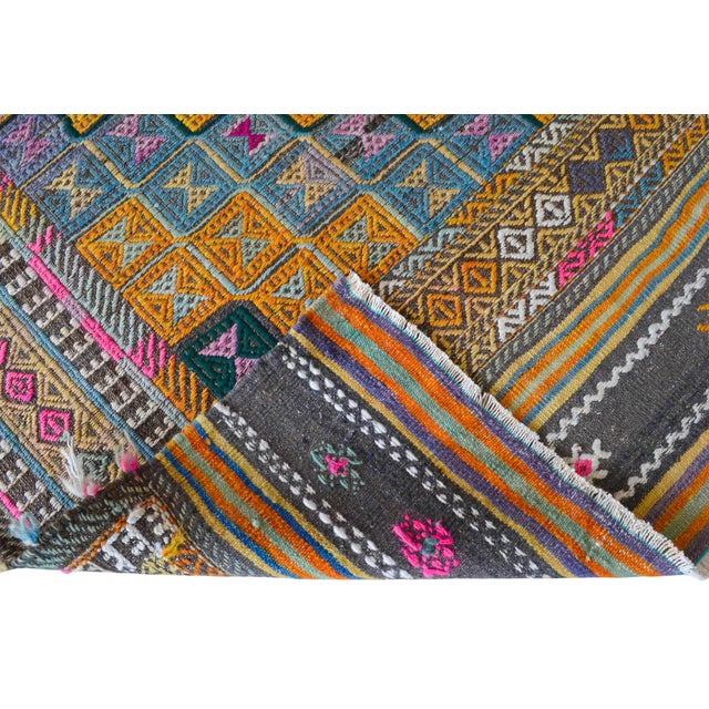 1960s Hand Woven Braided Jajim Kilim Area Rug - 5'7" X 9'8" For Sale - Image 9 of 11