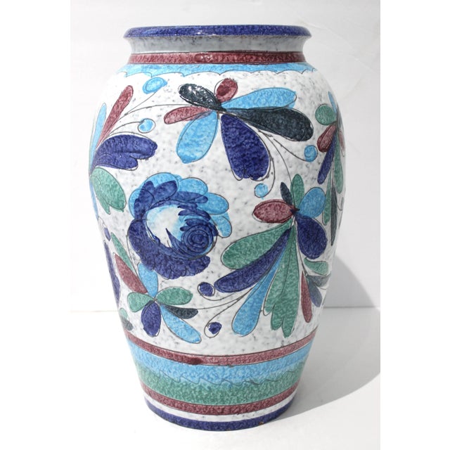 Rustic European 1970s Artisan Italian Terra Cotta Majolica Painted Urn For Sale - Image 3 of 10