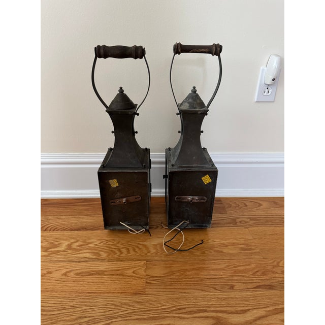 1980s Georgian Art Lighting Wall Sconce Design Light Fixture Lanterns - a Pair For Sale In Philadelphia - Image 6 of 11