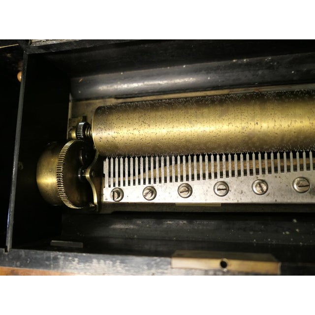 Victorian Cylinder Music Box in Marquetry For Sale - Image 6 of 10