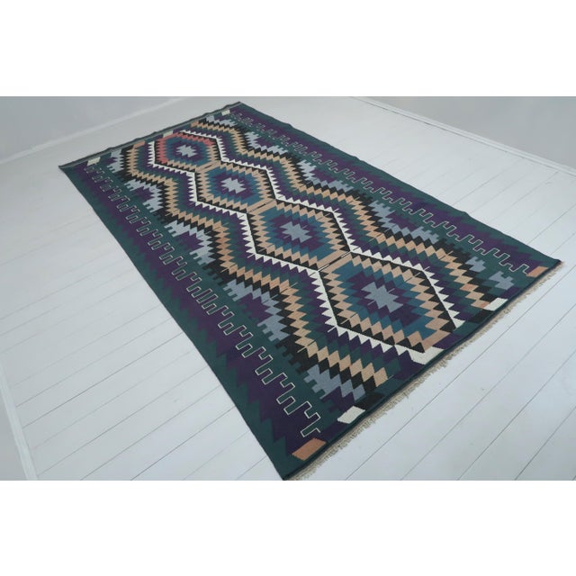 Vintage Turkish Kilim Rug- 6′ × 11′ For Sale - Image 4 of 13