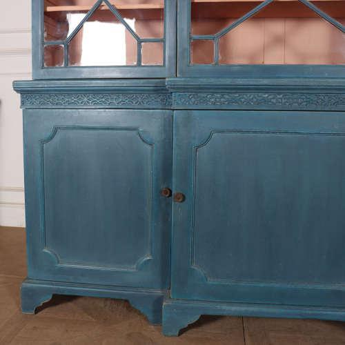 English Painted Breakfront Bookcase For Sale - Image 6 of 17