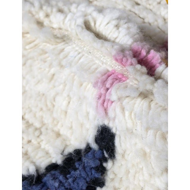 Abstract Azilal Rug – Handmade Moroccan Wool Berber Rug This handmade Azilal rug showcases a refined balance between...