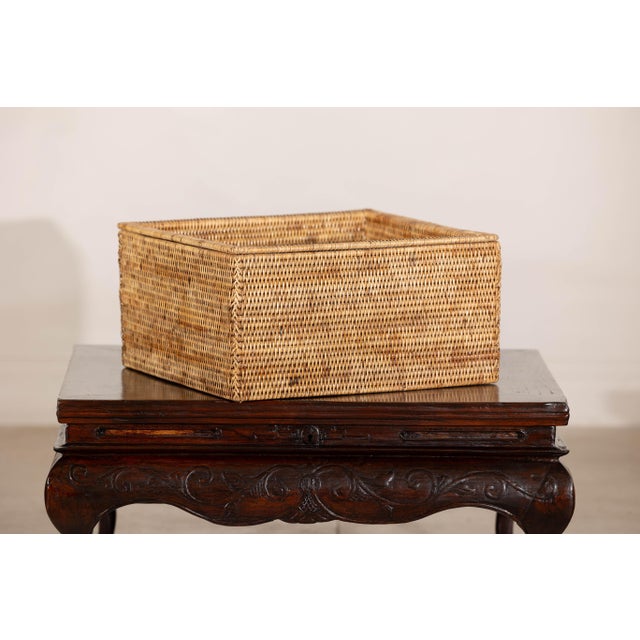 Vintage Country Style Rectangular Rattan Storage Box with Removable Tray Lid For Sale In New York - Image 6 of 12