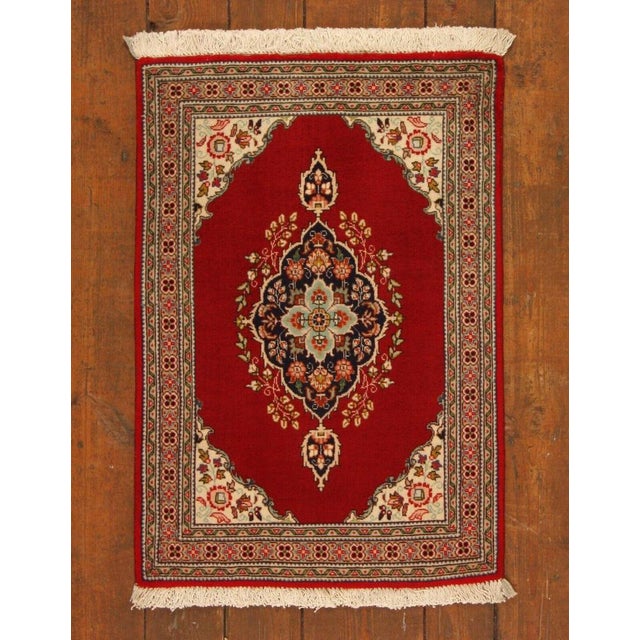 Middle Eastern Rug in Wool For Sale - Image 9 of 10