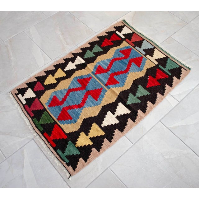 Shabby Chic Turkish Hand-Woven Mini Kilim Rug Flat Weave Oushak Rug - 27" X 40" For Sale - Image 3 of 7