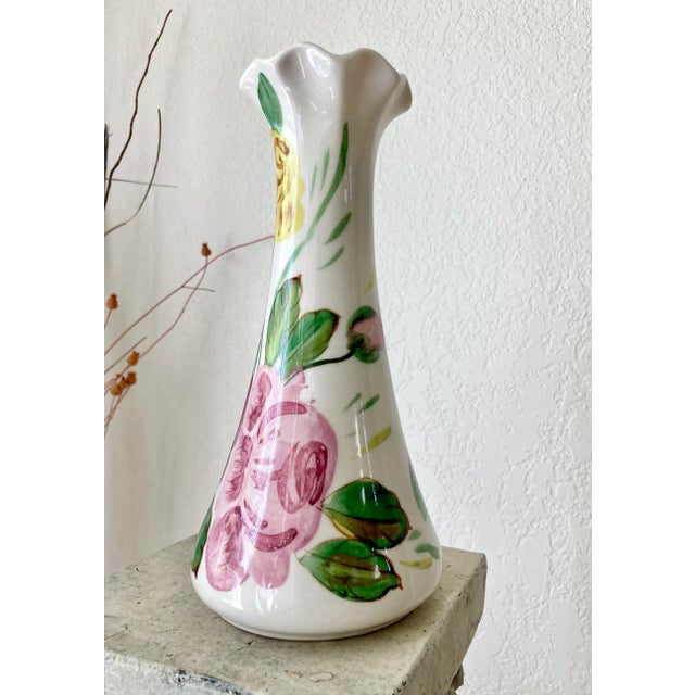 Circa 1930 Blue Ridge Southern Potteries Delphine Shape Ruffled Vase, Carol’s Roses Pattern #3090 For Sale - Image 10 of 13