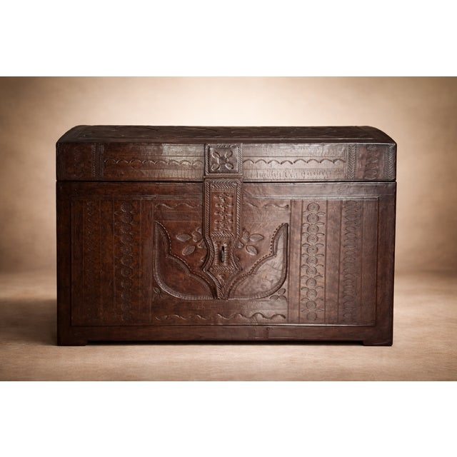 Tan Tuareg Leather and Wood Trunk For Sale - Image 8 of 8