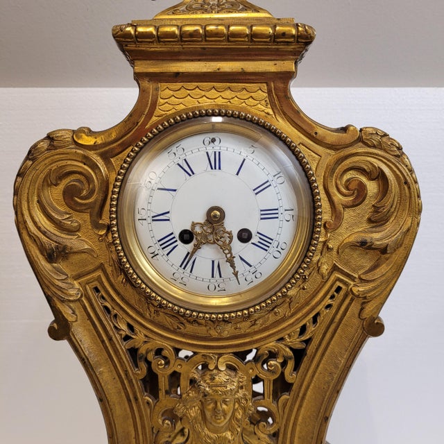 Louis XV Table Clock in Ormolú and Crystal, France For Sale - Image 10 of 18