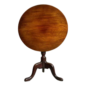 Important Queen Anne Walnut Tea Table - Charleston South Carolina 1760