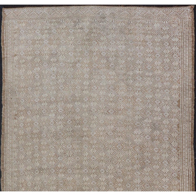 Traditional All-Over Design Turkish Vintage Kilim Rug in Tan, Taupe and Earth Tones For Sale - Image 3 of 11