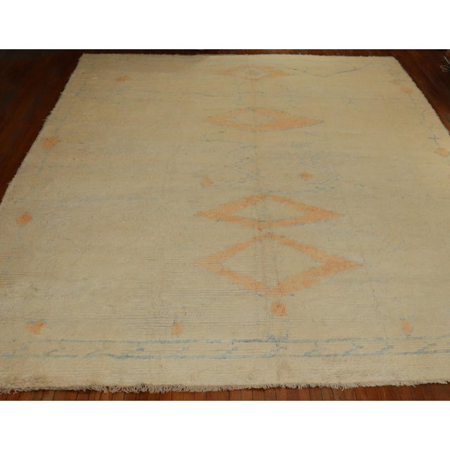 Early 20th Century Zabihi Collection Abstract Oversize Cream Orange Light Turkish Shag Rug - 12'1" x 13'4" For Sale In New York - Image 6 of 6