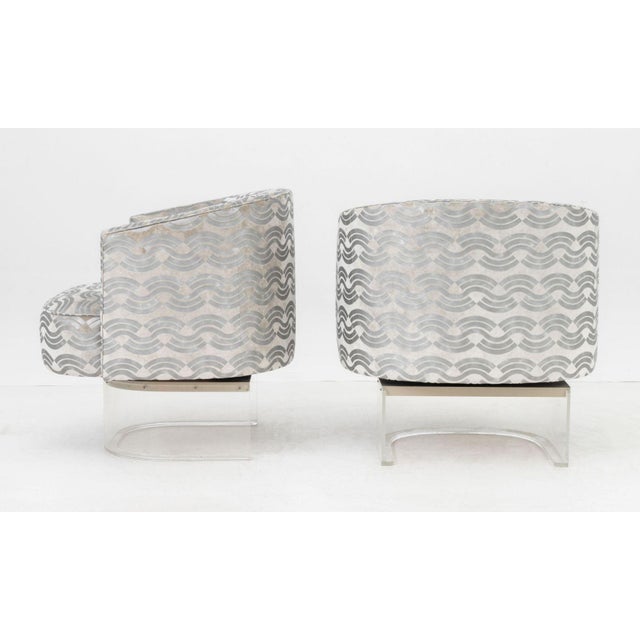 Modern Gray Velvet Swivel Tub Chairs, Pair For Sale In New York - Image 6 of 6