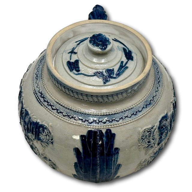 Antique American Stoneware Boston Home the of the Bean & Spirit of 76 Bunker Hill Baked Bean Pot in Pristine Condition For Sale - Image 13 of 18