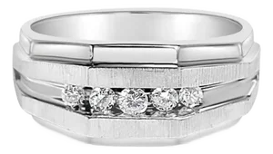 10K White Gold Diamond Wedding Band with Satin Finish, Size 7