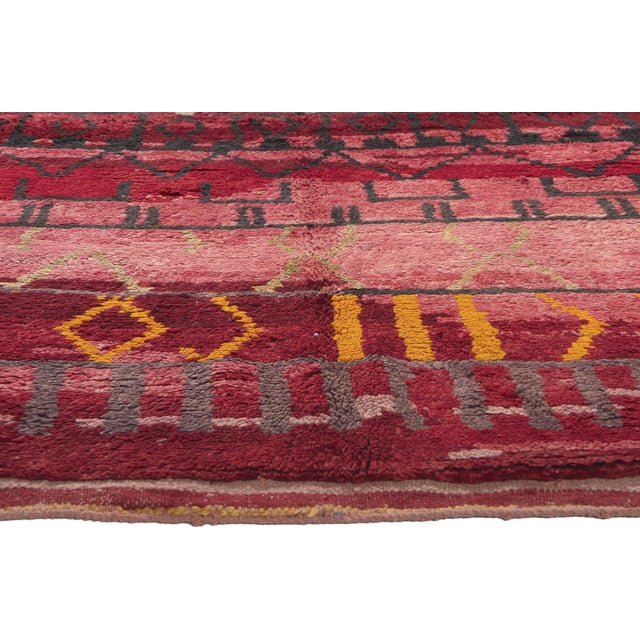 Berber Tribes of Morocco Vintage Rehamna Moroccan Rug, 05'03 X 07'08 For Sale - Image 4 of 9