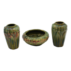Circa 1920s American McCoy Amaryllis Pattern Console Set
