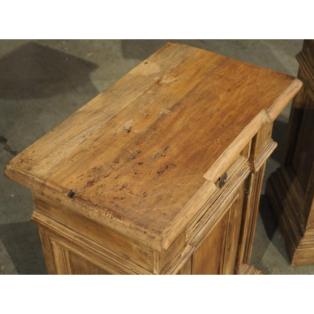 Pair of 19th Century Tuscan Walnut Nightstands For Sale In Dallas - Image 6 of 18