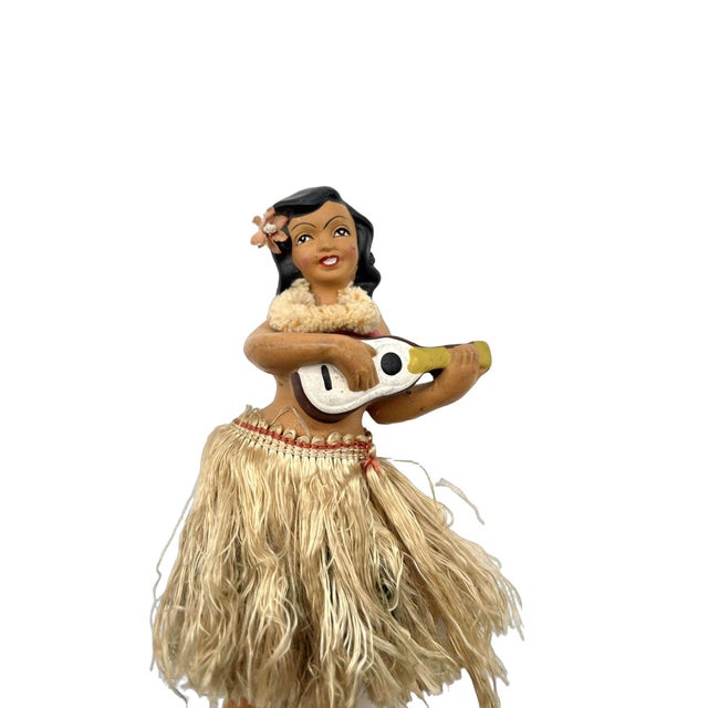 Textile Mid 20th Century Ceramic "Aloha" Hawaiian Dancing Hula Girl Bobble Doll For Sale - Image 7 of 9