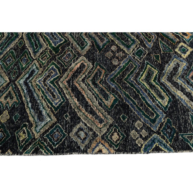 Modern African-Inspired Tulu Rug – Geometric Tribal Zig-Zag Hand-Knotted Wool For Sale In New York - Image 6 of 11