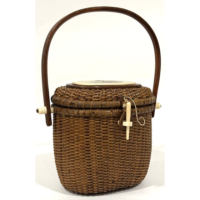 American Vintage Farnum Nantucket Basket With Boca Grande Lighthouse For Sale - Image 3 of 16
