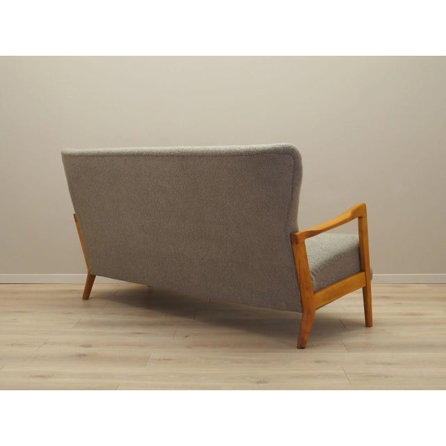 Fritz Hansen Beech Sofa by Soren Hansen for Fritz Hansen, 1960s For Sale - Image 4 of 15