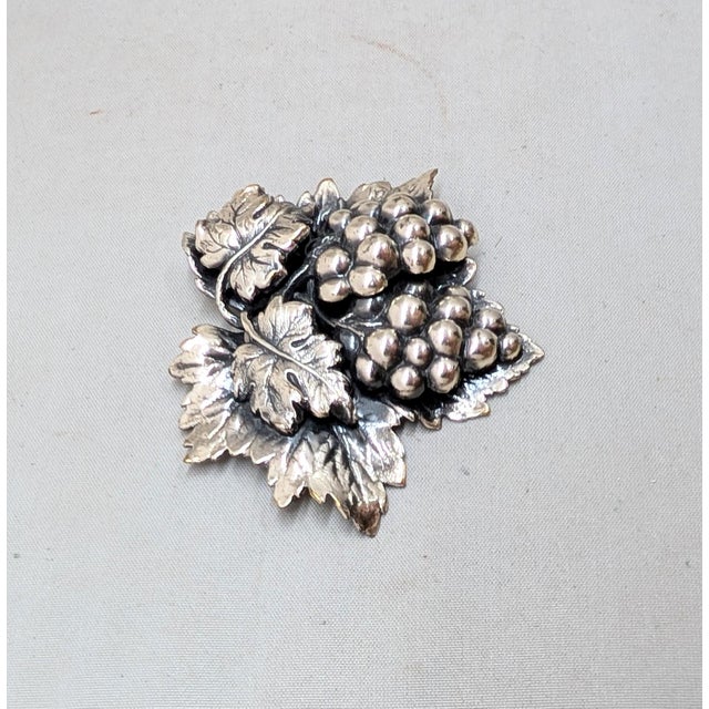 Napier Vintage 1960s Signed Napier Silvertone Grape Cluster Brooch For Sale - Image 4 of 8
