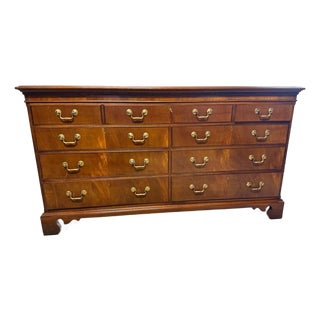 Late 20th Century Hickory Chair Georgian Solid Mahogany Nine-Drawer Dresser or Credenza With Key For Sale