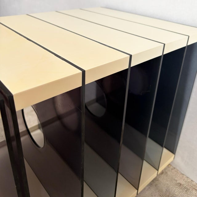 Encore Acrylic Record Racks by Height and Guille for Artifact Designs, England, 1973, Set of 2 For Sale - Image 10 of 13