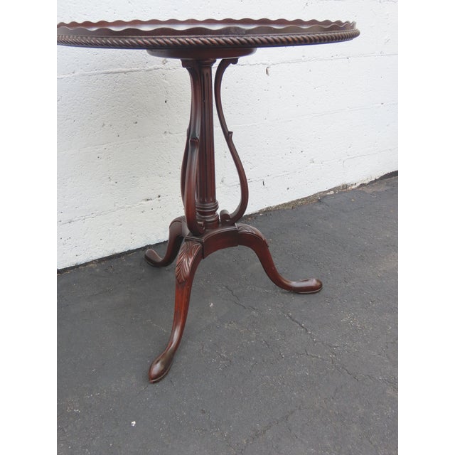 Weiman Furniture Pie Crust Flame Mahogany Round Side End Table 6631 For Sale - Image 11 of 12