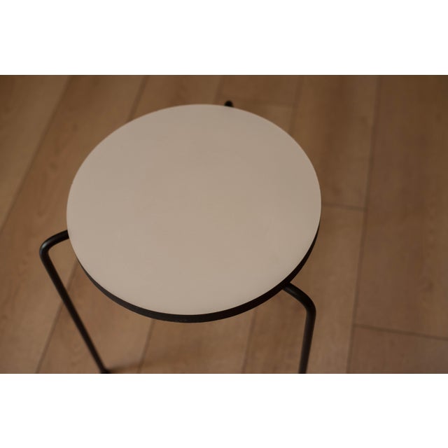 Set of Three Mid Century California Modern Nesting Round Tripod End Tables For Sale - Image 9 of 11