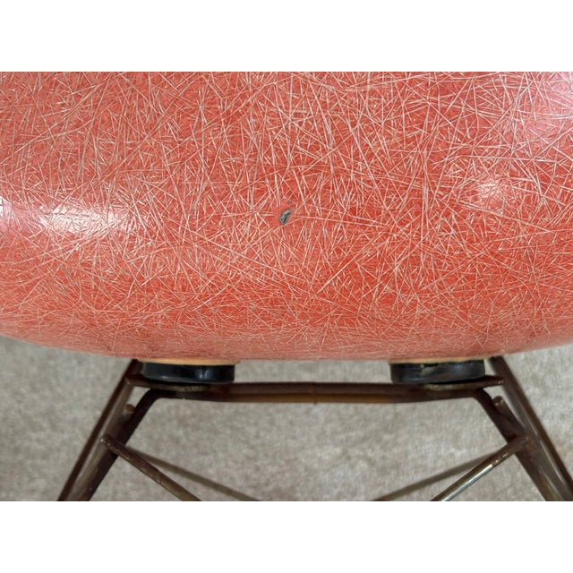Vintage Salmon Fiberglass Armchair by Charles Eames for Herman Miller, 1962 For Sale - Image 13 of 18