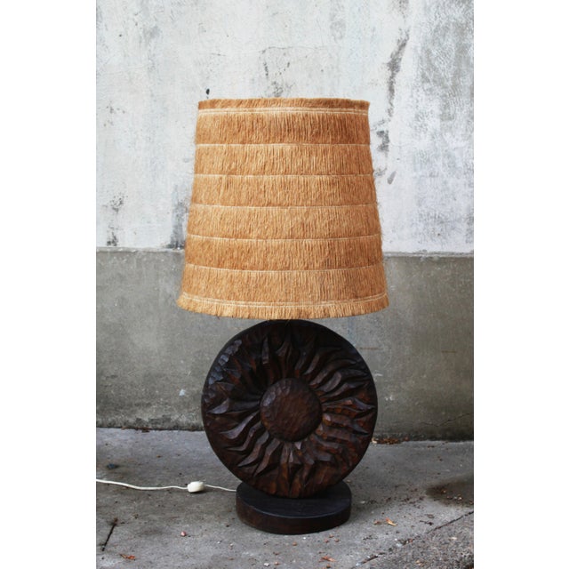 Vintage Brutalist Table Lamp in Wood and Raffia by Delsinne, 1960s For Sale - Image 4 of 7