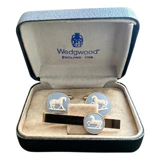 Vintage Royal British "Wedgwood" Jasper ware Gold Plate Cufflinks Circa 1980 For Sale