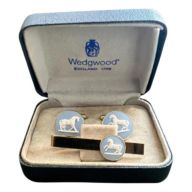 Vintage Royal British "Wedgwood" Jasper ware Gold Plate Cufflinks Circa 1980 For Sale
