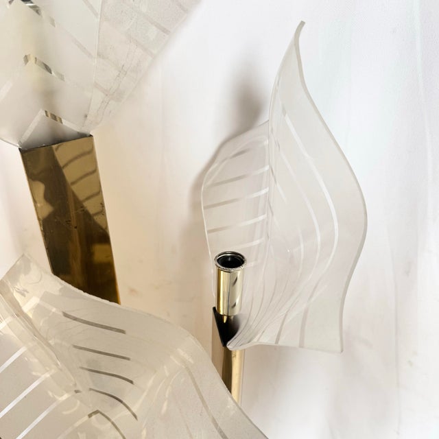 Art Deco Sculptural Acrylic and Brass Torchiere Floor Lamp With Calla Lily-Inspired Shades For Sale - Image 11 of 12