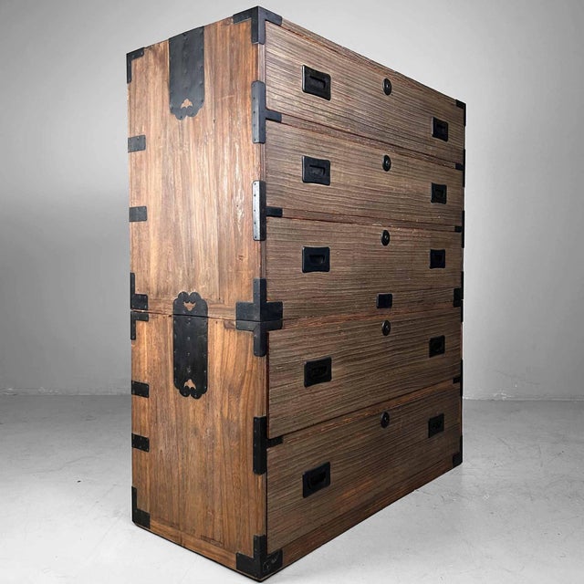 1960s Japanese Kimono Paulownia Tansu Chest of Drawers, 1960s For Sale - Image 5 of 14