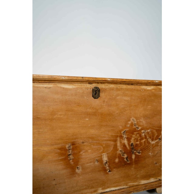 Rustic Primitive Pine Storage Chest With Original Hardware, 19th Century For Sale - Image 3 of 7