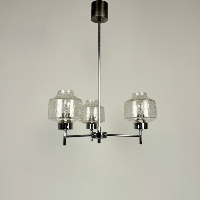 Mid-Century Modern Three-Arm Pendant Light in Crackled Glass and Chrome, 1960s For Sale - Image 7 of 7