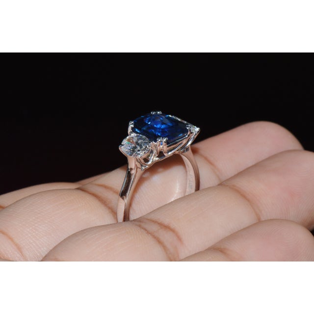 Royal Blue Gia Certified Natural 5.11cts VVS F Diamond Royal Blue Sapphire 950 Platinum 3 Stone Ring, Size 6.75 For Sale - Image 8 of 12