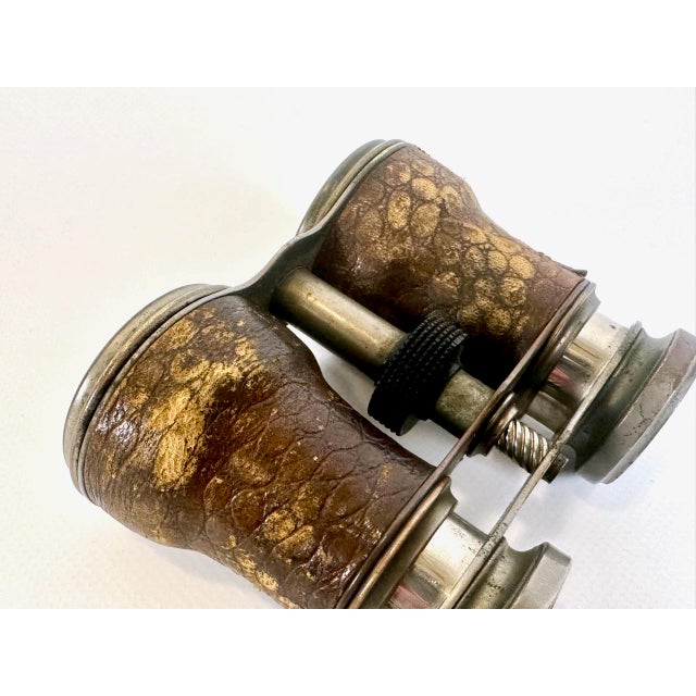 Antique Leather and Brass Binoculars from Le Jockey Club Paris, 1900s For Sale - Image 4 of 10
