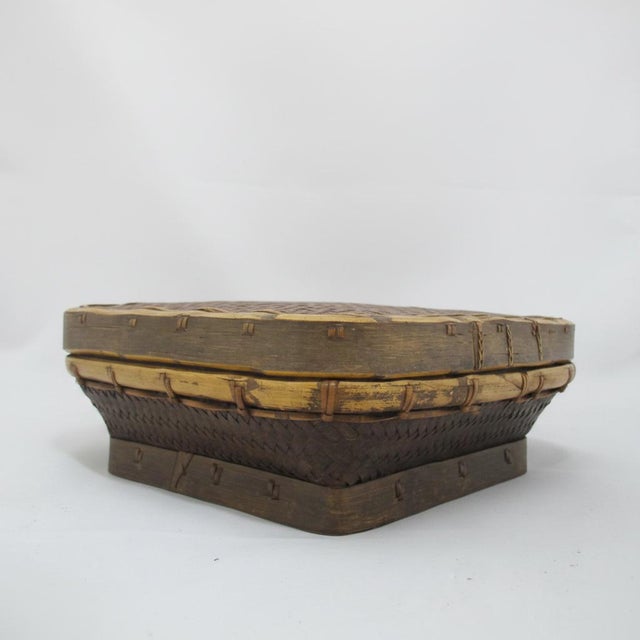Tribal Filipino Ifugao Huop Handwoven Square Lidded Rice Basket Box For Sale - Image 3 of 9