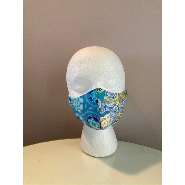 Hermes L'Art du Sarasa Silk Scarf Face Covering For Sale In Philadelphia - Image 6 of 9