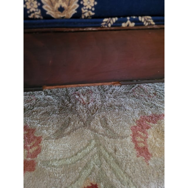 Early 19th Century English Regency "Méridienne" Polished Mahogany Reupholstered in Blue & Gold Damask For Sale - Image 10 of 11