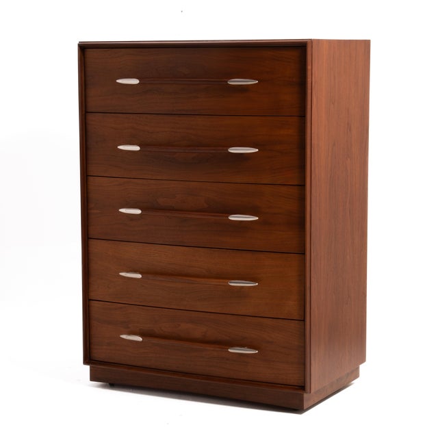 Brown t.h. Robsjohn Gibbings Widdicomb Walnut Spear Handle Five Drawer Chest Dresser For Sale - Image 8 of 18
