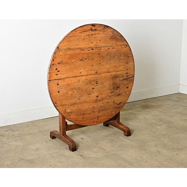 French 19th Century Round Oak Tilting Vendange Table For Sale In Baton Rouge - Image 6 of 12
