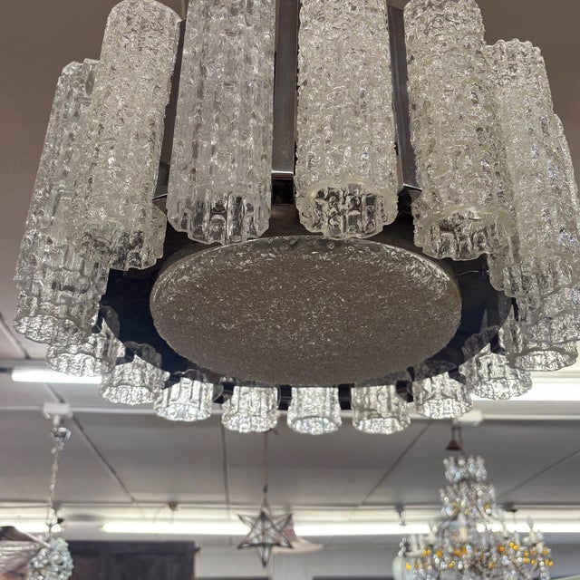 Doria Chandelier with Metal Stem, 17 Glasses and 9 Light Points from Venini, 1900 For Sale - Image 11 of 12