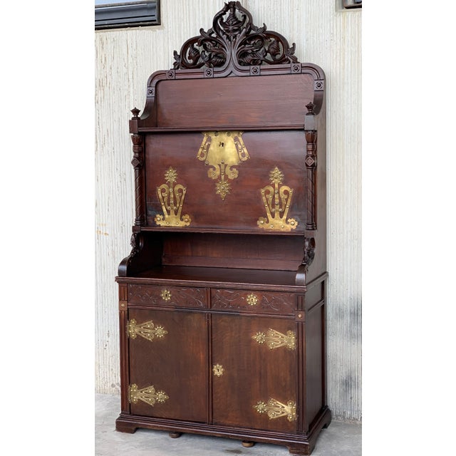 Late 19th Century Arts & Crafts Oak Sideboard with Dry Bar Top and Cupboard in Oak, Bronze & Brass For Sale - Image 17 of 18