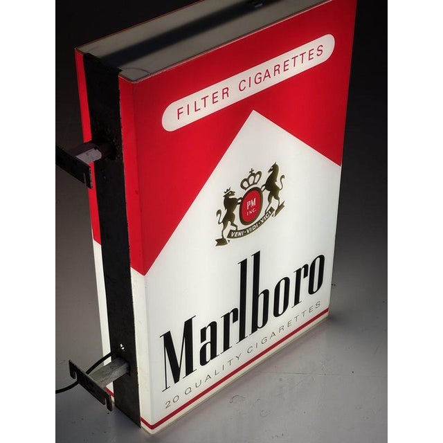 Vintage marlboro lightbox / illuminated advertising sign. Lightbox in the shape of a cigarette pack. Nice size. Cool in a...